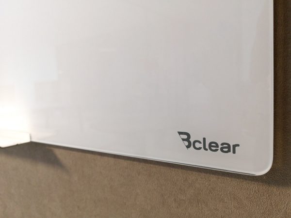 לוח זכוכית מחיק מגנטי תליה נסתרת לבן 120×90 ס"מ – Bclear